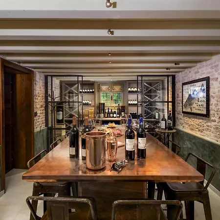 Apartamento Dimora Orlando A Breathtaking Venetian Mansion With Private Courtyard! Veneza