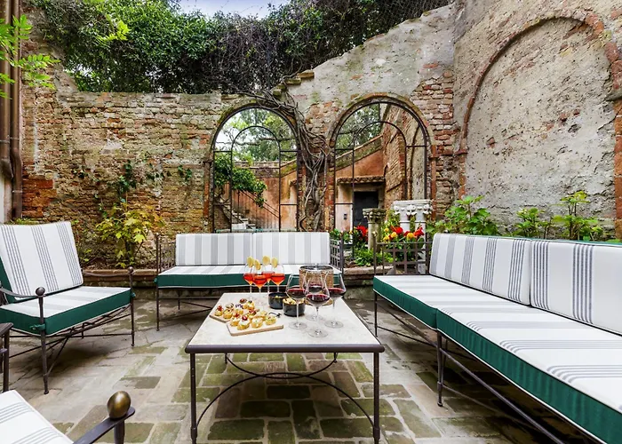 Dimora Orlando A Breathtaking Venetian Mansion With Private Courtyard! *